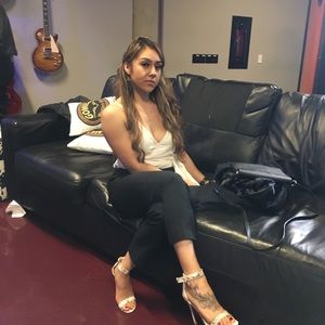 Meet your Posher, Noemi